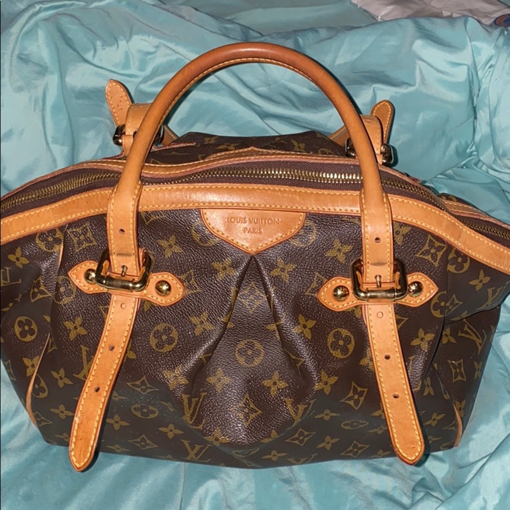 Authentic Louis Vuitton LG bag dust bag.